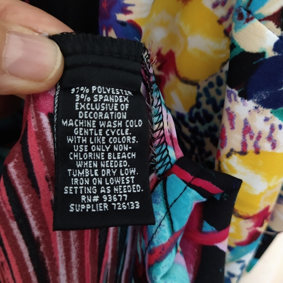 Beautiful Nicole Miller Top - Picture 7 of 7